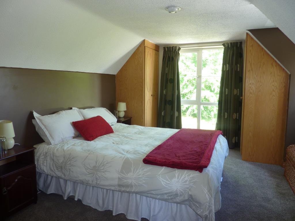 Knocklyon House Bed & Breakfast Ennis Room photo